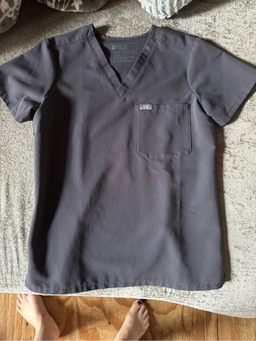 Figs Women's Scrub Top in Charcoal